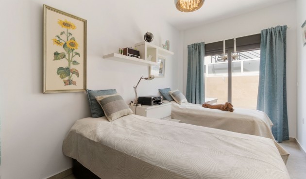 Återförsäljning - Villa -
Daya Nueva - Costa Blanca