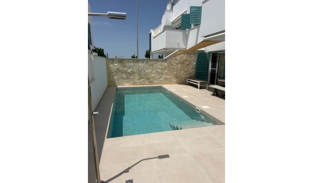 Resale - Bungalow -
Pilar de la Horadada - El Mojón