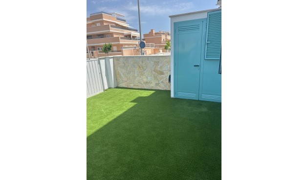 Resale - Bungalow -
Pilar de la Horadada - El Mojón