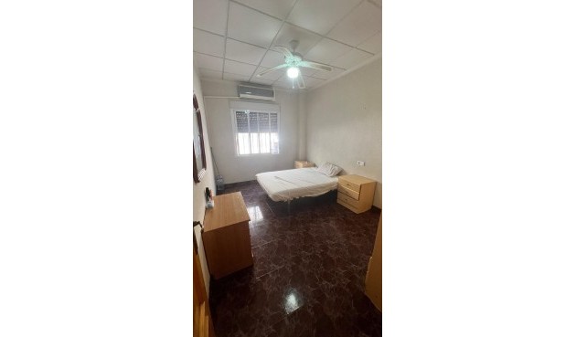 Brukt - Town House -
Torrevieja - Estacion De Autobuses