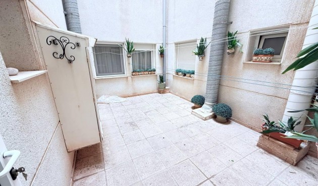 Brukt - Apartment -
Torrevieja - La Mata