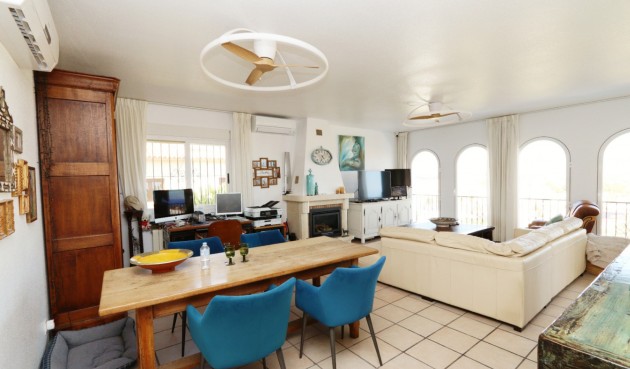 Resale - Villa -
La Nucía - Costa Blanca