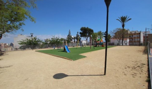 Resale - Town House -
Guardamar del Segura - Centro