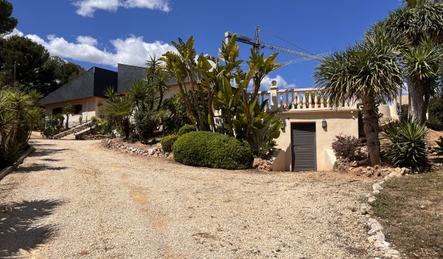 Resale - Villa -
La Nucía - Costa Blanca