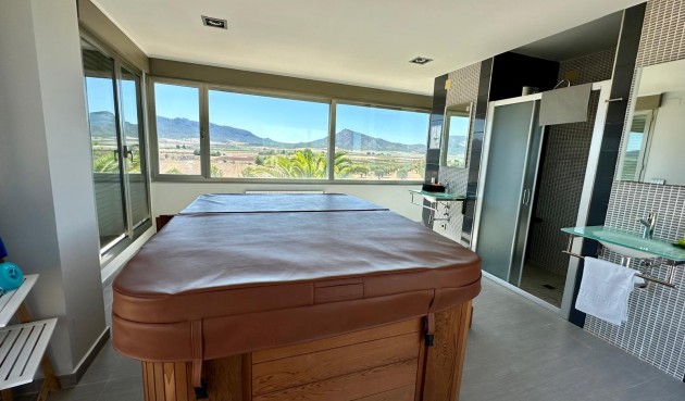 Resale - Villa -
Yecla - Inland