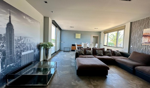 Resale - Villa -
Yecla - Inland