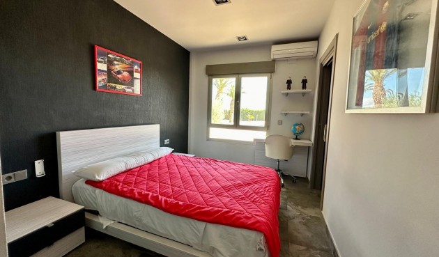 Resale - Villa -
Yecla - Inland