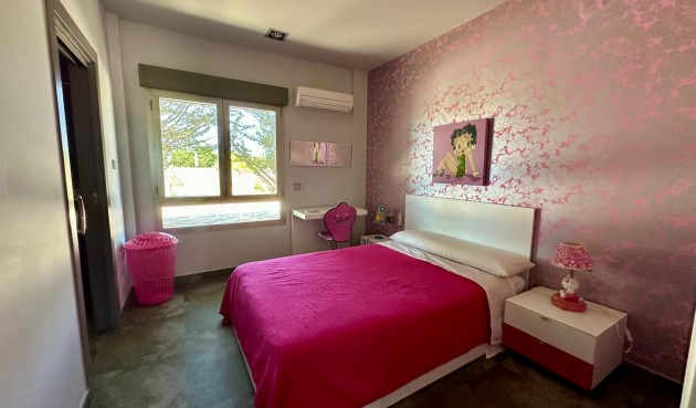 Resale - Villa -
Yecla - Inland