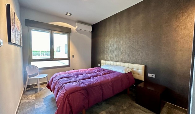 Resale - Villa -
Yecla - Inland