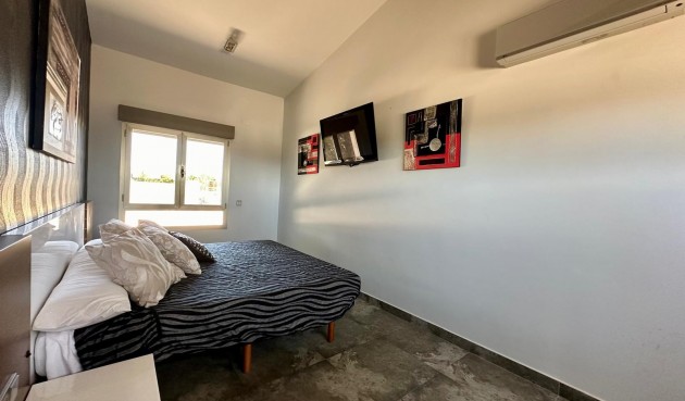 Resale - Villa -
Yecla - Inland