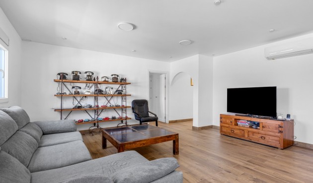 Resale - Villa -
Los Montesinos - Costa Blanca