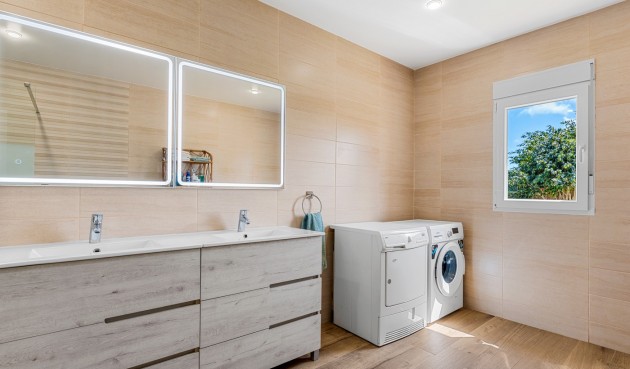 Resale - Villa -
Los Montesinos - Costa Blanca