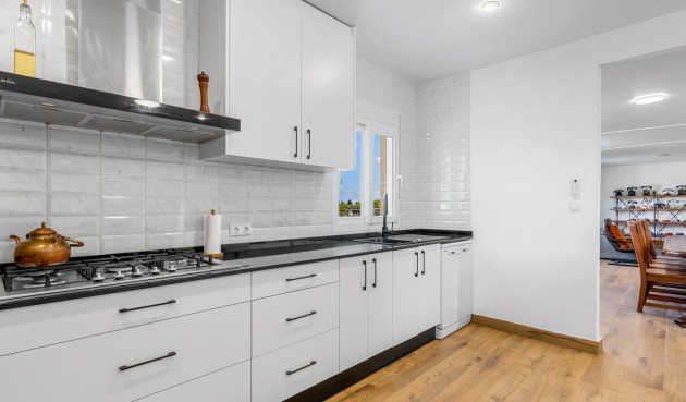 Resale - Villa -
Los Montesinos - Costa Blanca