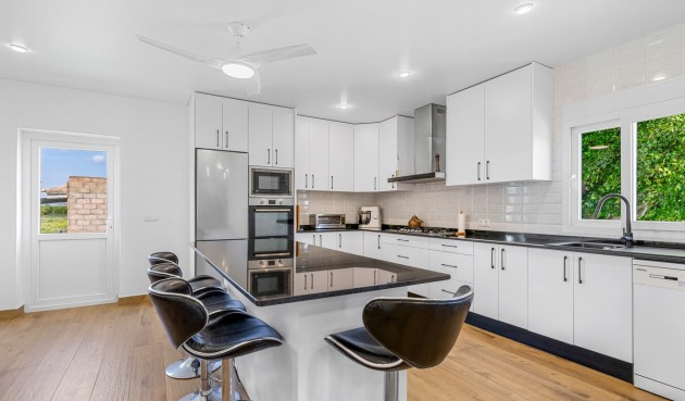 Resale - Villa -
Los Montesinos - Costa Blanca