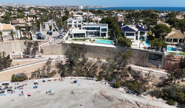 Resale - Villa -
Cabo Roig - Costa Blanca