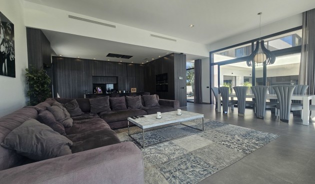 Resale - Villa -
Cabo Roig - Costa Blanca