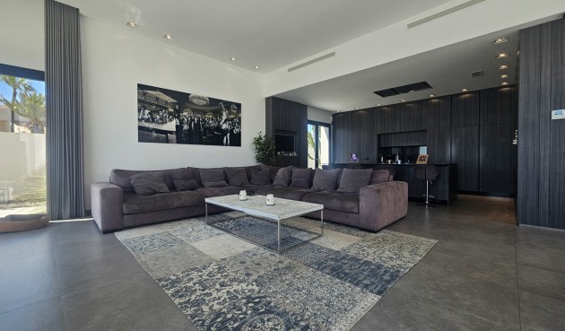 Resale - Villa -
Cabo Roig - Costa Blanca