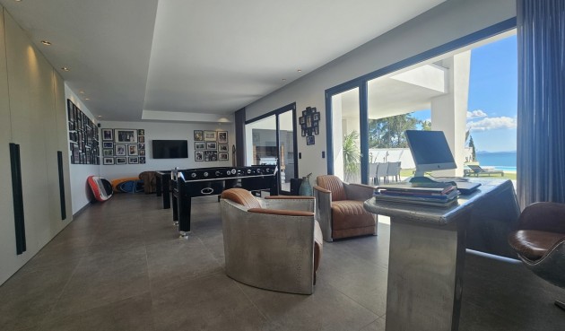 Resale - Villa -
Cabo Roig - Costa Blanca