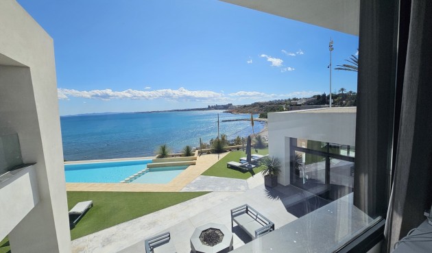 Resale - Villa -
Cabo Roig - Costa Blanca