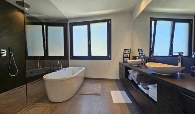 Resale - Villa -
Cabo Roig - Costa Blanca