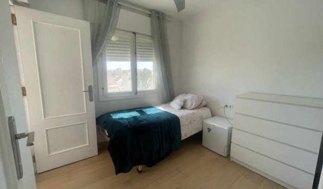 Återförsäljning - Villa -
Playa Flamenca - Costa Blanca