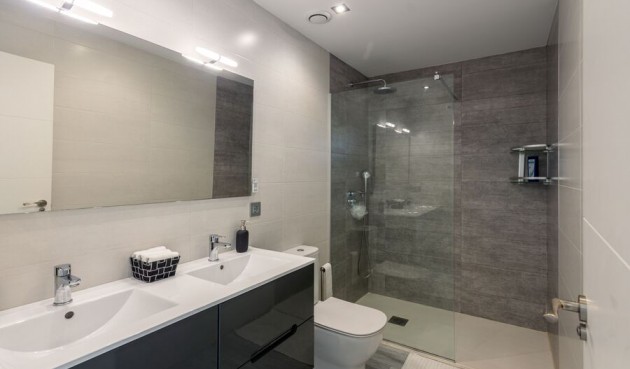 Resale - Villa -
Daya Vieja - Costa Blanca