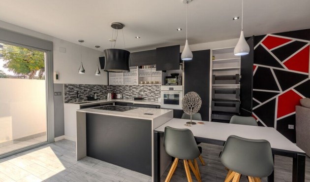 Resale - Villa -
Daya Vieja - Costa Blanca