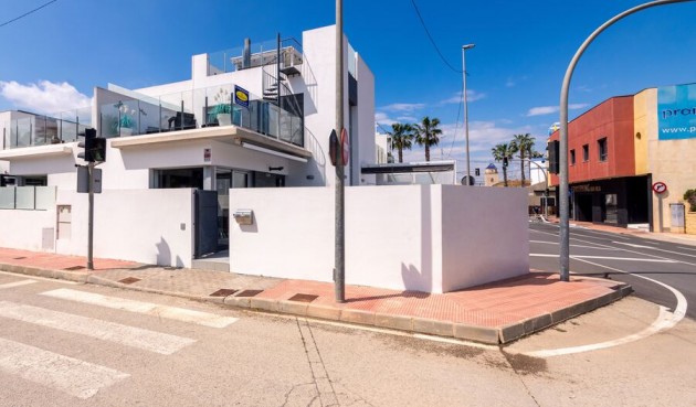 Resale - Villa -
Daya Vieja - Costa Blanca