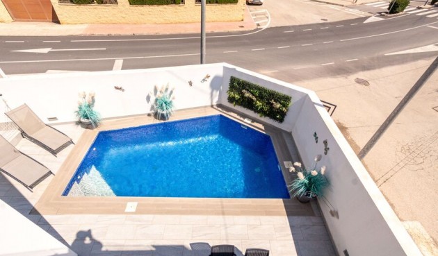 Resale - Villa -
Daya Vieja - Costa Blanca
