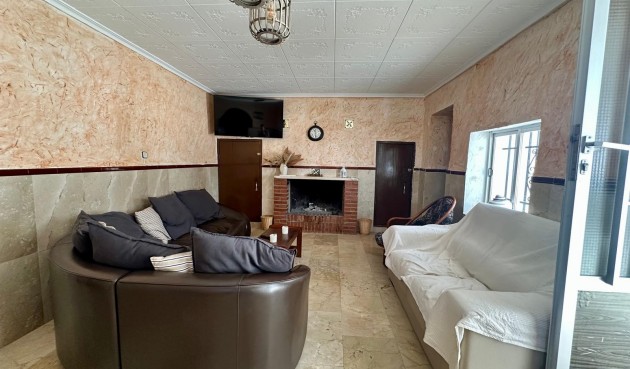 Resale - Villa -
Torre Del Rico - Inland