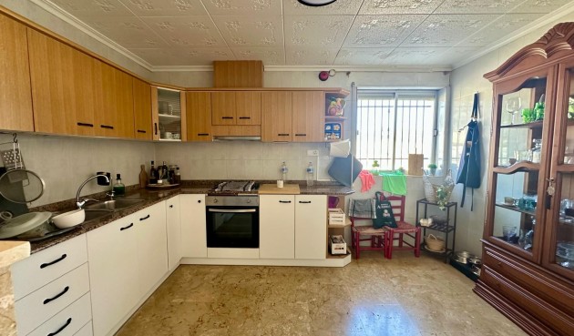 Resale - Villa -
Torre Del Rico - Inland