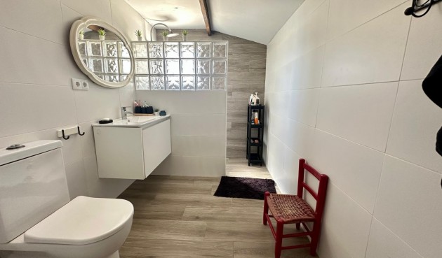 Resale - Villa -
Torre Del Rico - Inland