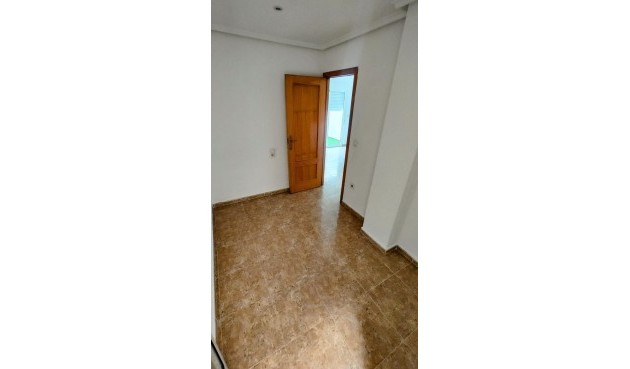 Resale - Apartment -
Torrevieja - Playa de los Locos