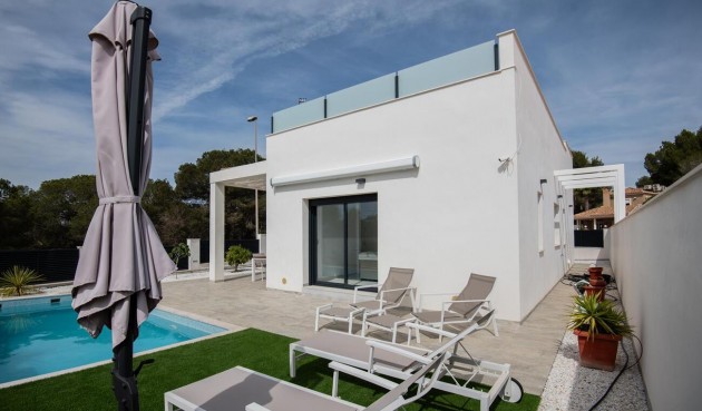 Resale - Villa -
Pinar de Campoverde - LOS ROMEROS