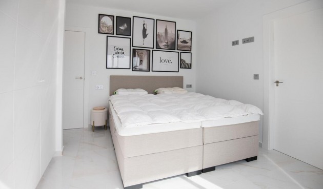 Resale - Villa -
Pinar de Campoverde - LOS ROMEROS