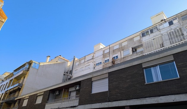 Resale - Apartment -
Torrevieja - Las Piscinas Naturales