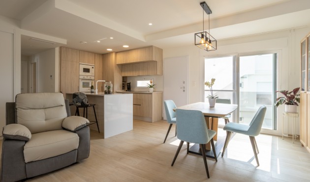 Resale - Apartment -
San Miguel de Salinas - Inland