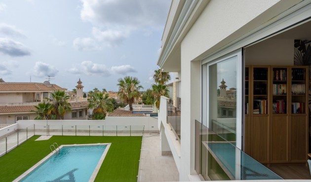 Resale - Apartment -
San Miguel de Salinas - Inland
