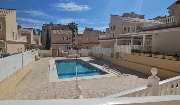 Resale - Villa -
Guardamar del Segura - Campomar