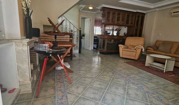 Resale - Villa -
Guardamar del Segura - Campomar