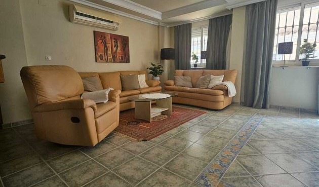 Resale - Villa -
Guardamar del Segura - Campomar