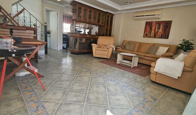 Resale - Villa -
Guardamar del Segura - Campomar