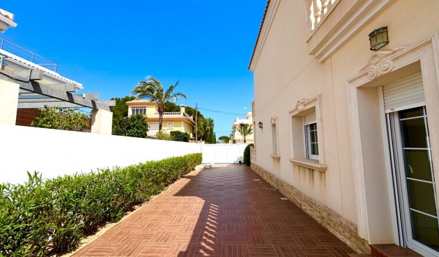 Resale - Villa -
Cabo Roig - Costa Blanca