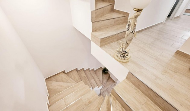 Reventa - Duplex -
Torrevieja - La Siesta