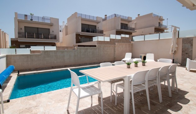 Brukt - Villa -
Orihuela Costa - Costa Blanca
