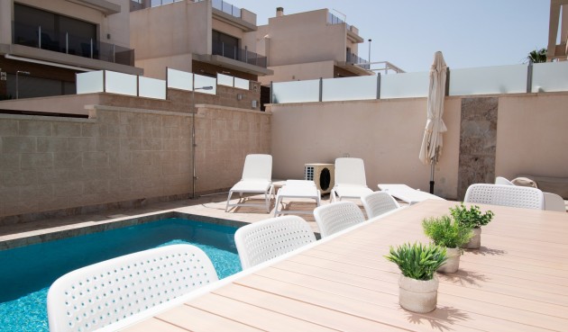 Brukt - Villa -
Orihuela Costa - Costa Blanca