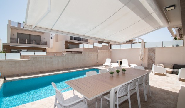 Brukt - Villa -
Orihuela Costa - Costa Blanca