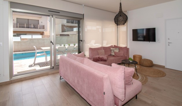 Brukt - Villa -
Orihuela Costa - Costa Blanca