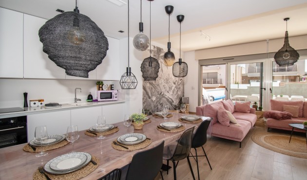 Brukt - Villa -
Orihuela Costa - Costa Blanca