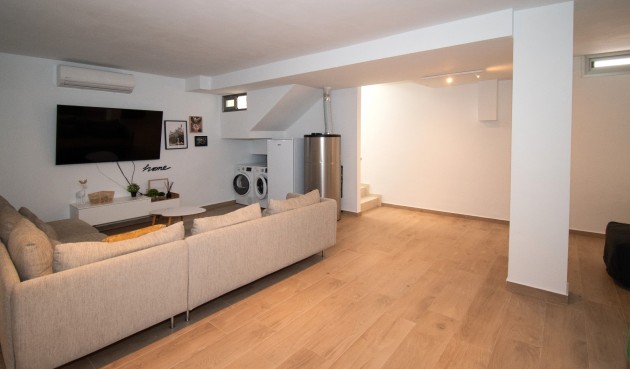 Brukt - Villa -
Orihuela Costa - Costa Blanca